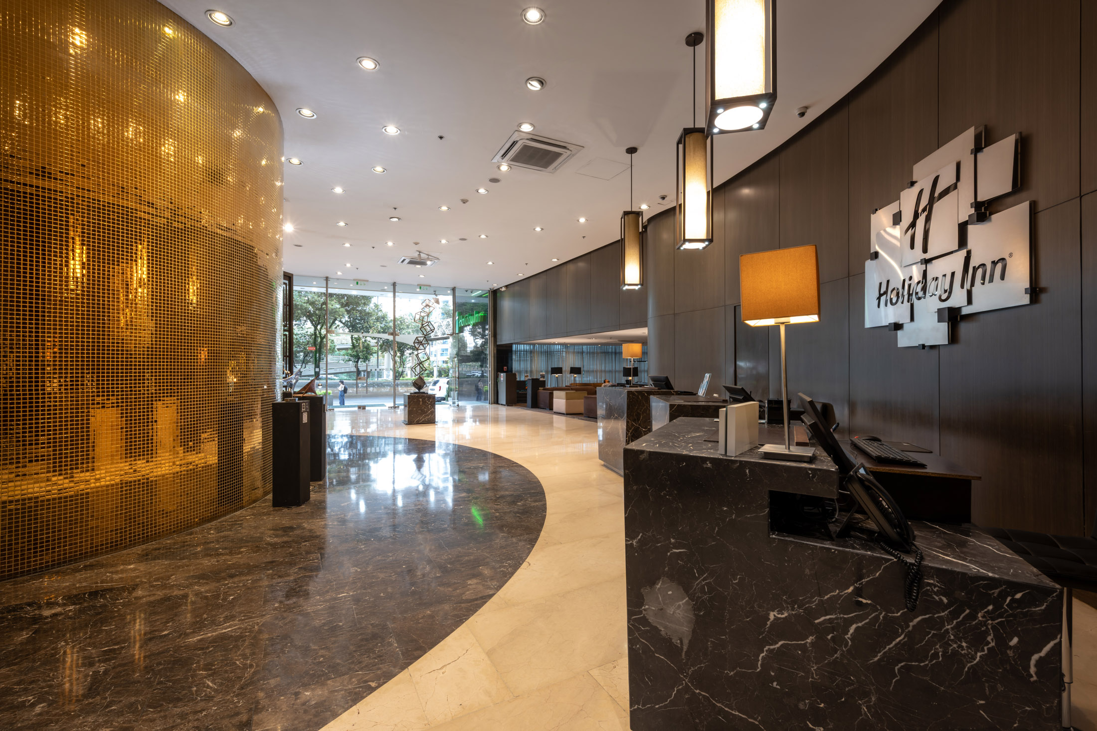 Lobby del hotel Holiday Inn Bucaramanga